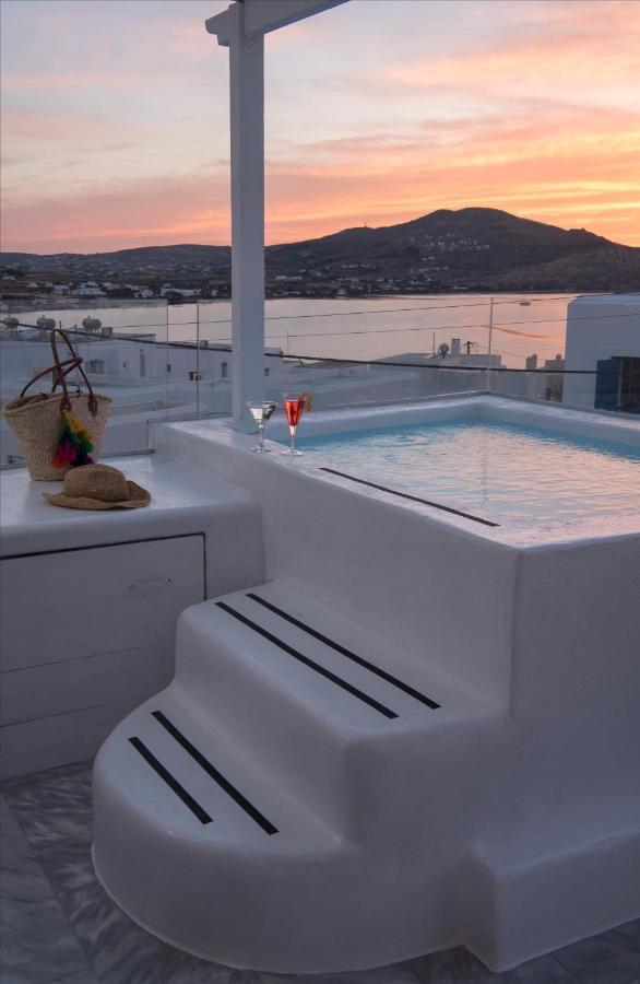Ammos Luxury & *